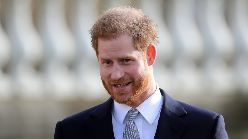 Принц Гарри проигнорировал приглашение Елизаветы II провести Рождество в Британии