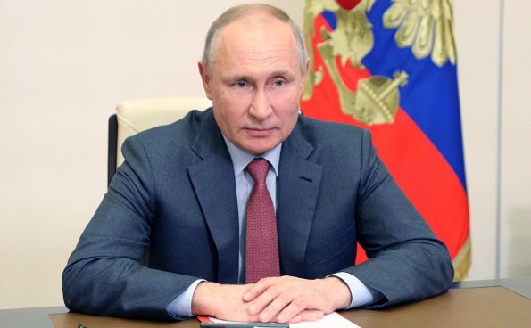 Президент РФ Владимир Путин рассказал о ревакцинации от коронавирусной инфекции назальным способом