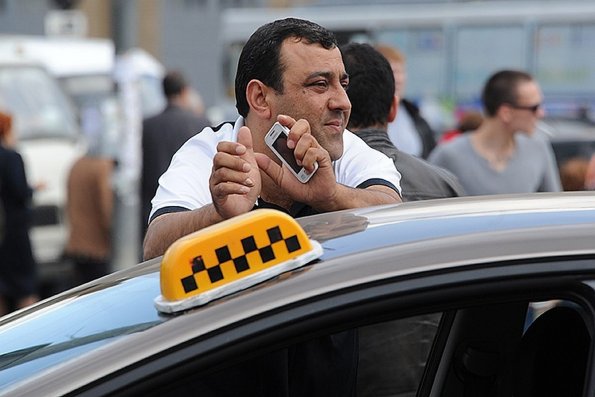 В России хотят запретить работать в такси гражданам с судимостью