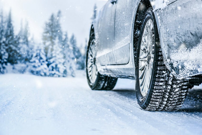 Водителям в России объяснили, почему не следует ставить зимой на автомобиль литые диски