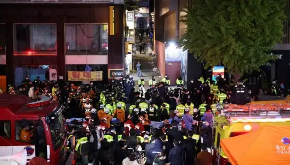 СМИ: причиной давки в Сеуле стало отсутствие организатора массового празднования Хэллоуина