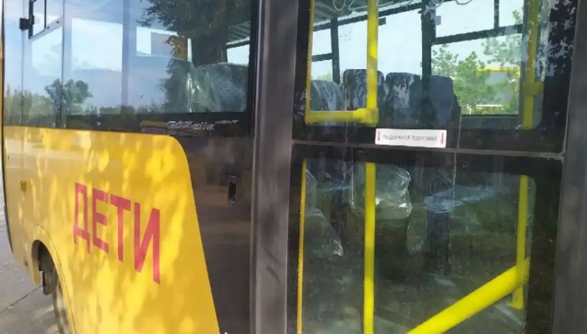 В Ленинградской области школьный автобус с детьми попал в ДТП
