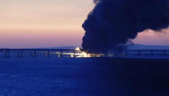 В Керчи произошёл взрыв на Крымском мосту(ВИДЕО)
