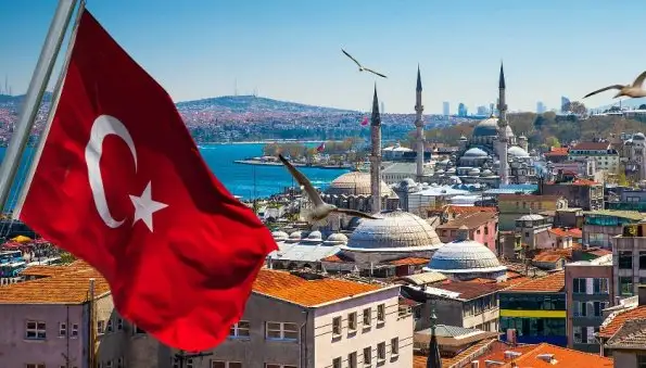 Желающие отдохнуть с 1 января 2023 года в Турции должны будут заплатить налог