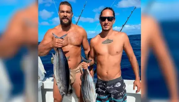 Фото Джейсона Момоа с рыбалки вызвали бурные обсуждение подписчиков в Сети