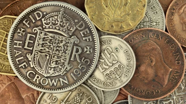 Британцев попросили вернуть подаренные им кладоискателями старинные монеты