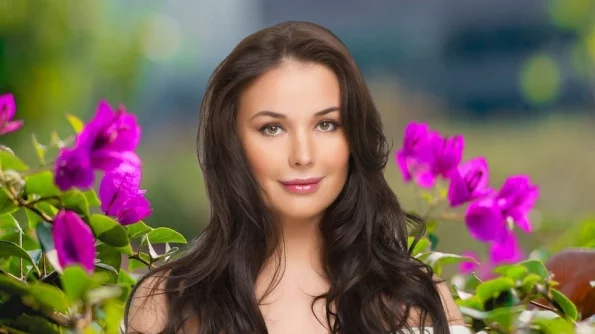 Оксана Фёдорова рассказала, что долго не могла смириться со своей внешностью