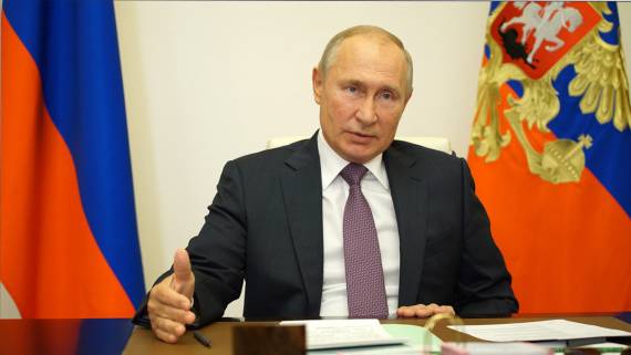 Путину доверяют 58% россиян, показал опрос