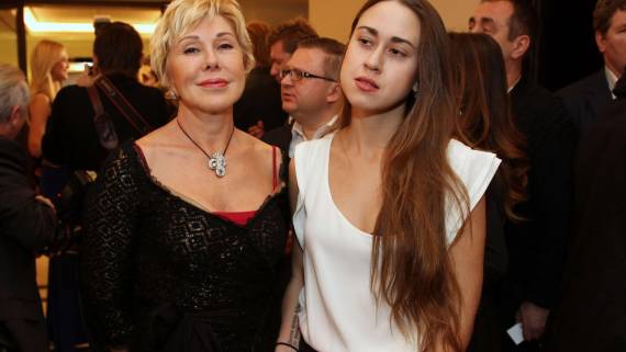 Дочь Успенской обвинила мать в насилии после выхода из психбольницы