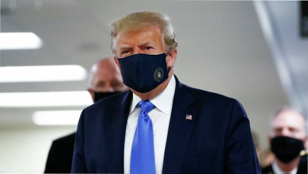 Трамп ушел на карантин после выявления коронавируса у его советницы