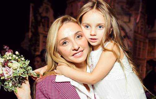 Татьяна Навка показала «бронзовый» прокат 6-летней дочери на льду