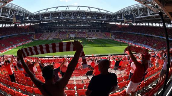 Стадион «Спартака» закроют на срок до трех месяцев из-за нарушения мер безопасности