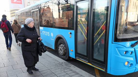 В Москве приостановят льготный проезд для пожилых и школьников