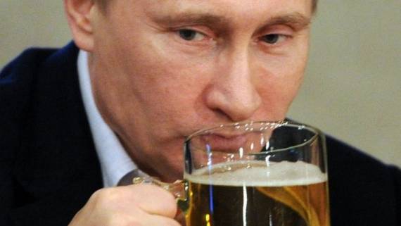 Путин пошутил на тему любви к пиву в студенчестве