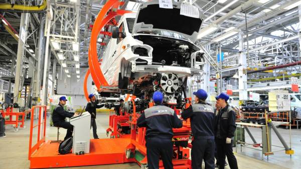 Mercedes-Benz прекратил производство автомобилей на «ГАЗе»