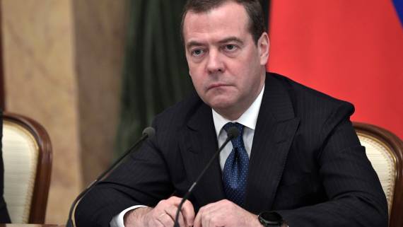 Медведев заявил о попытках НАТО ограничить деятельность России в Арктике