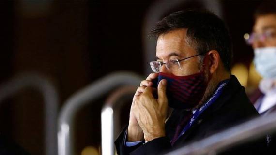 Президент «Барселоны» Бартомеу не подал в отставку