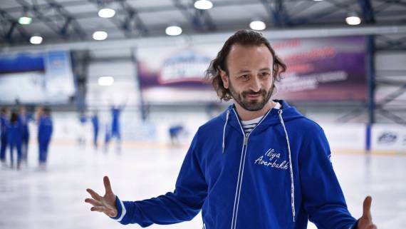 Илья Авербух показал, как его сын катается на коньках после 12-летнего перерыва