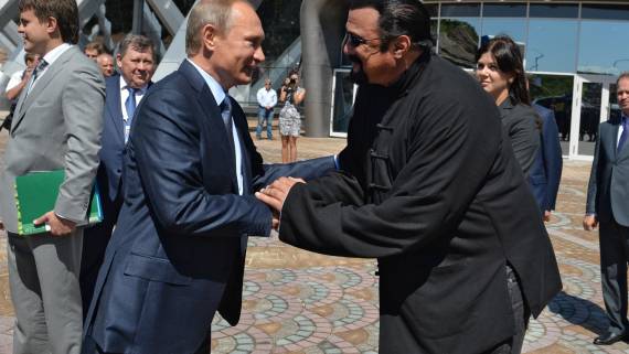 Путин поблагодарил Сигала за участие в восстановлении популяции омуля