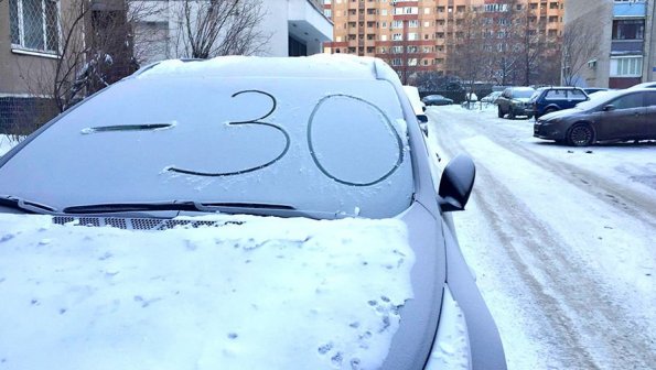 Водителям в РФ перечислили 10 ошибок при эксплуатации авто в зимний период