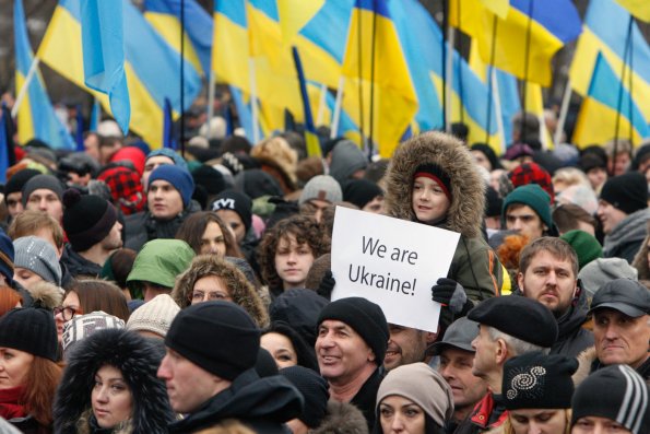 Политолог Алексей Чеснаков заявил о переходе Киевом "красной линии" в Донбассе