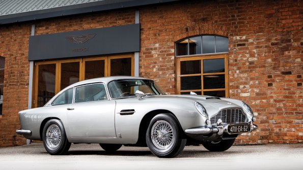 Aston Martin выставляет на продажу легендарный автомобиль Джеймса Бонда