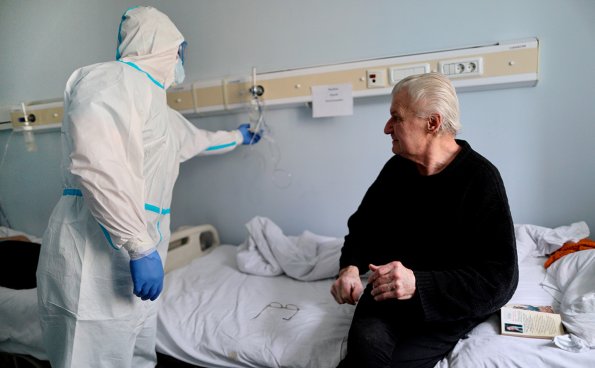 Эксперт Сергей Шкитин заявил о невозможности отказа от госпитализации невакцинированным пациентам
