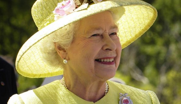 Королева Великобритании Елизавета II ответила на письмо школьников из Крыма