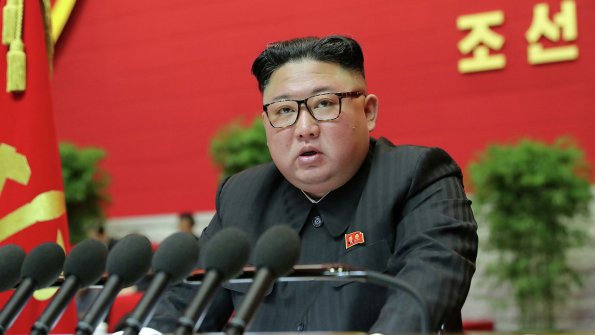 Глава КНДР Ким Чен Ын призвал чиновников улучшать жизнь граждан
