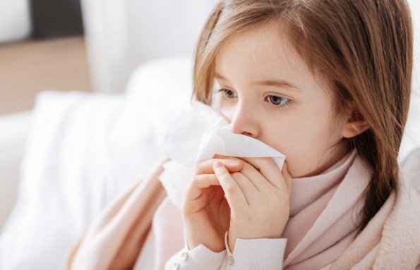 Доктор Евгений Комаровский объяснил, что делать при частых простудах у ребенка