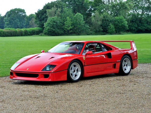 На аукционе продали Ferrari F40 1989 года за 153 млн рублей
