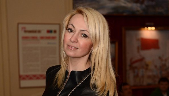Яна Рудковская пообещала провести встречу одноклассников на телевидении