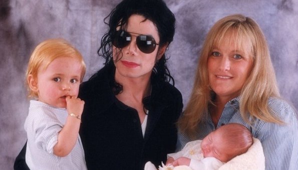 Экс-супруга Майкла Джексона частично винит себя в смерти певца