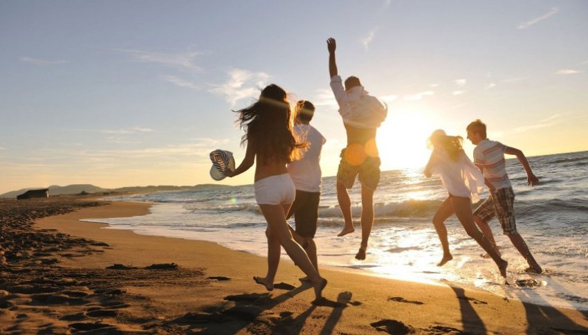 В Туапсе четверо туристов предались интимным утехам на пляже