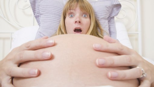 Пользовательница TikTok рассказала, как родила в 15 лет, не зная о своей беременности