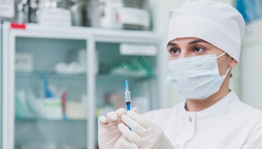 Вакцина против гриппа поступила во все регионы, заявил Михаил Мурашко