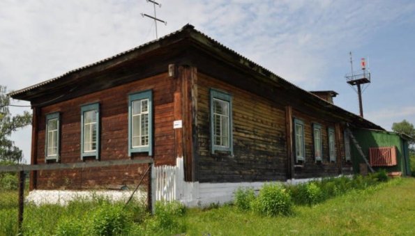 Нацистская символика обнаружена в сельской школе Красноярского края, ведется проверка