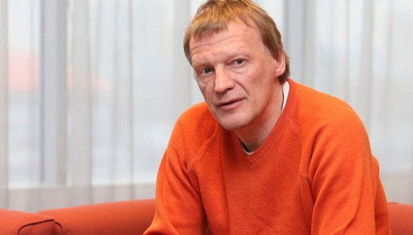 Шахназаров заявил, что для актера Алексея Серебрякова Россия всего лишь "прилавок"