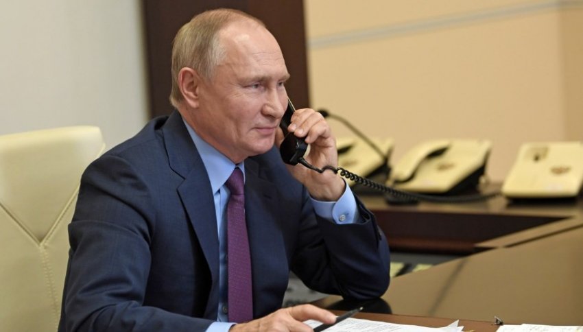 Владимир Путин выразил благодарность Шавкату Мирзиёеву за организацию саммита ШОС