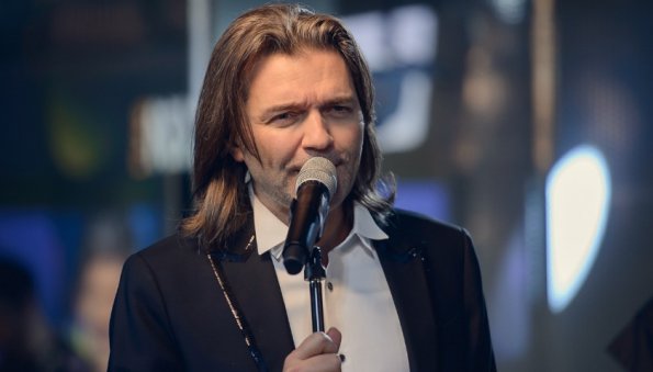 Певец Дмитрий Маликов на фоне слухов о разводе сделал предложение молодой артистке