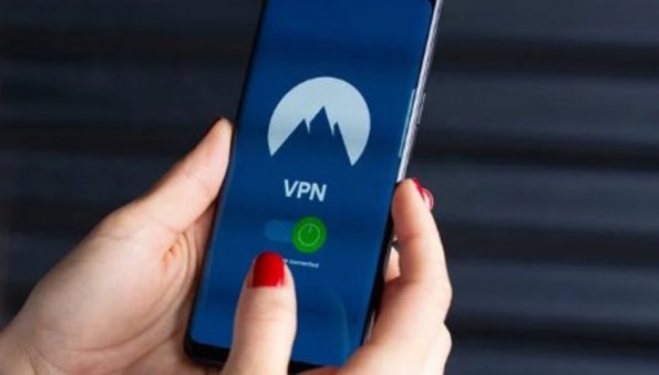Мошенники через VPN-сервисы взламывают телефоны детей и шантажируют родителей