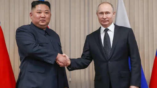 Песков: Путин подарил Ким Чен Ыну перчатку от космического скафандра и карабин