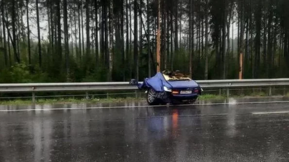 Новое ужасное ДТП на трассе "Скандинавия": машину разорвало на две части