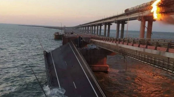 МК: Американский генерал Ходжес призвал уничтожить Крымский мост и изолировать полуостров