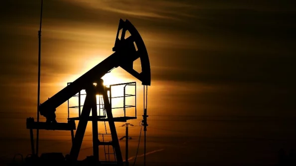 Снижение экспорта нефти Россией и Саудовской Аравией подняло цены на нефть