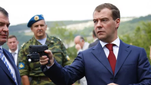Медведев пообещал "большие издержки" для человечества ради победы в СВО