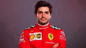 Карлос Сайнс переживает из-за проблем Ferrari