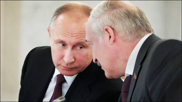 Bloomberg узнал прогноз Путина по протестам в Беларуси