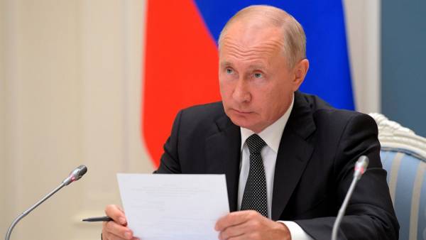 Путин увеличил в 1,03 раза зарплаты главы СК и генпрокурора