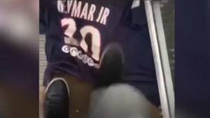 Футболку Неймара использовали для вытирания обуви в магазине «Марселя»